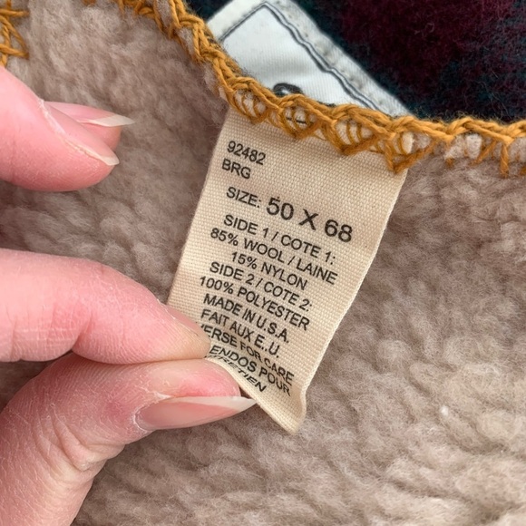 RARE Woolrich Sherpa Mountain View Wool Blanket Chaque NWT - Picture 5 of 5